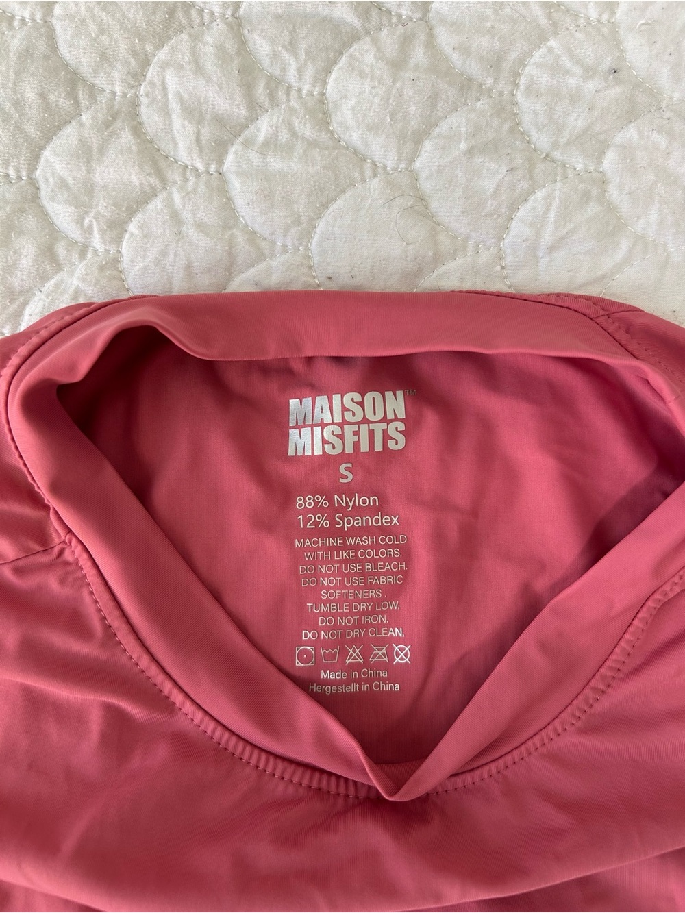 Long Sleeve Fitted Running Shirt in Dusty Rose Pink - Picture 7 of 7